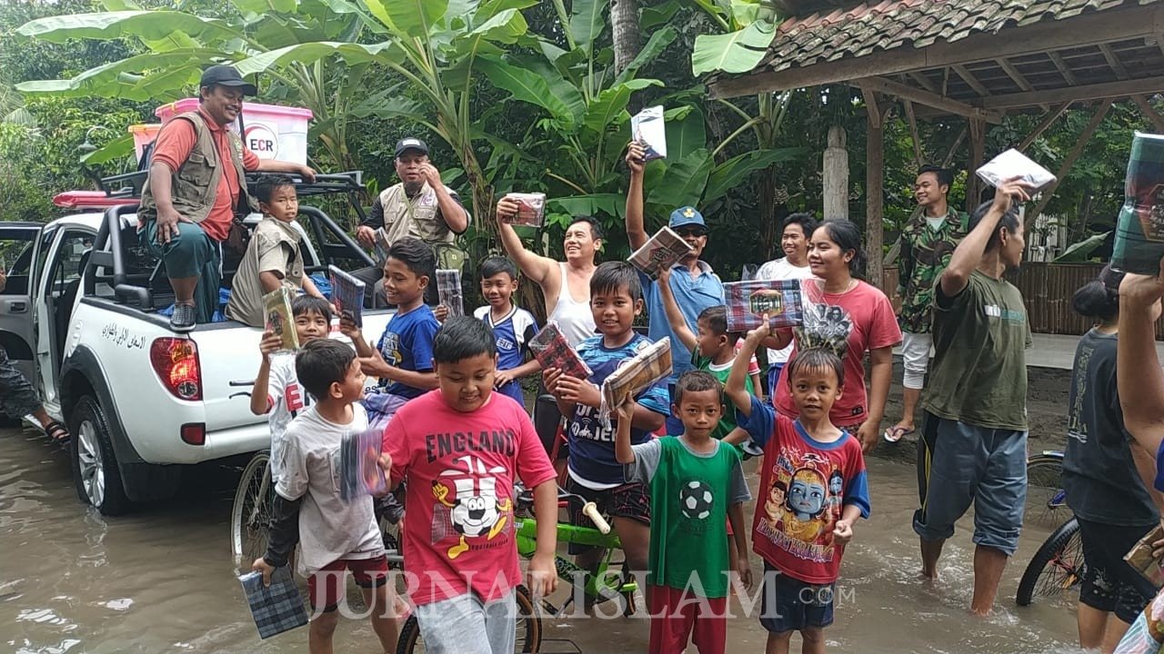 ECR bantu korban banjir